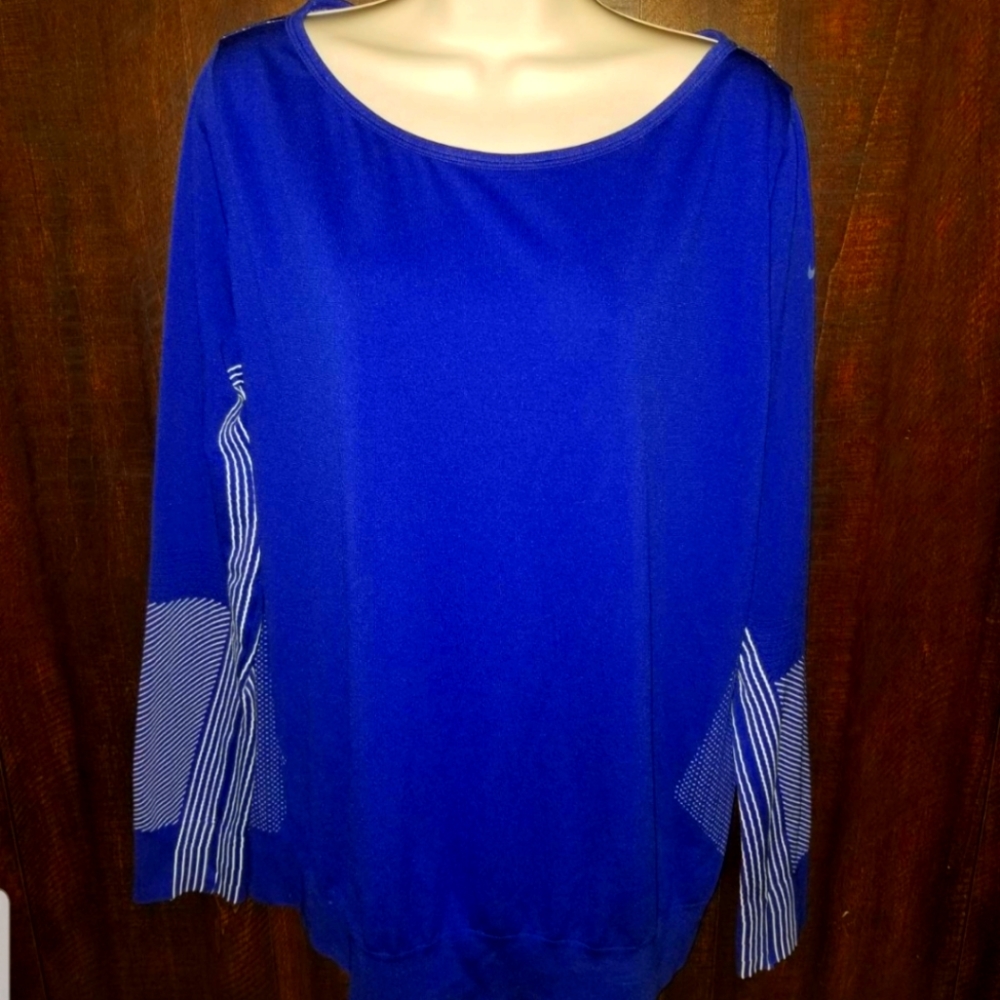 Womens Nike dri-fit long sleeve size xlarge